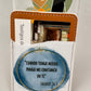 Phone card wallet with a blue watercolor circle and the Salmos 56:3 quote